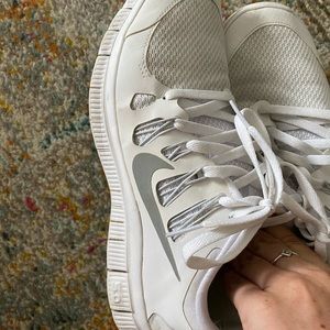 White Nike frees size 8.5